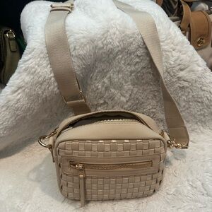 Universal Thread Cream Crossbody Bag